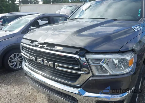 2021 Ram 1500 Big Horn 4X4 6'4 Box z USA, uszkodzony, nr VIN 1C6SRFBT3MN760917